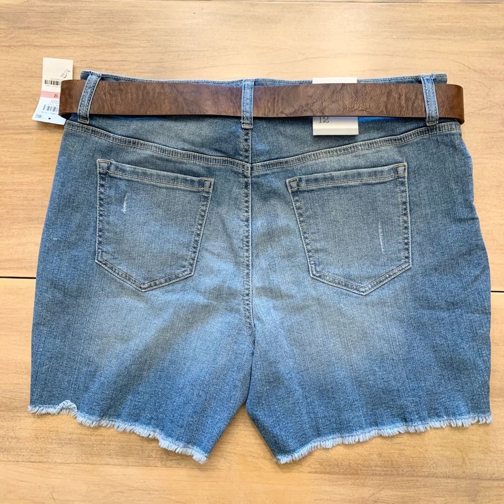 NWT Style & Co. Mid-Rise Denim Light Blue Distressed Belted Shorts size 12 - Picture 9 of 9